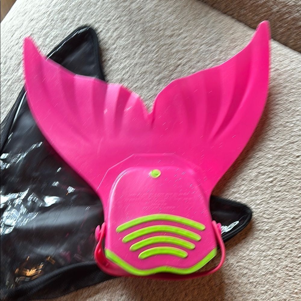 FINIS Pink and Green Mermaid Swim Fin - Picture 6 of 9
